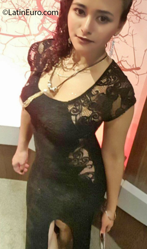 Date this stunning Colombia girl Patricia from Bogota CO27341