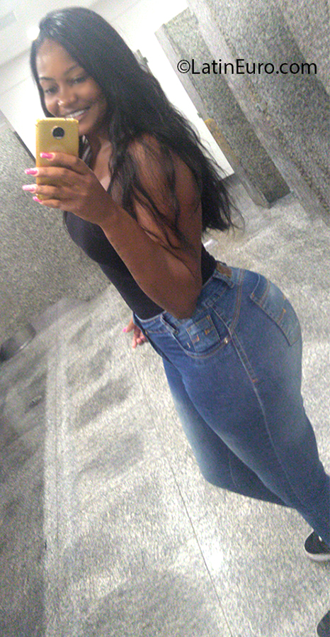 Date this foxy Brazil girl Mara from Rio de Janeiro BR11093