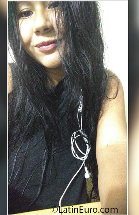 Date this attractive Peru girl Hayana from Lima PE1524