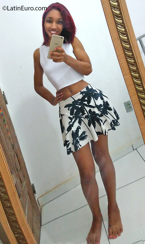 Date this pretty Brazil girl Thay from Rio de Janeiro BR11095