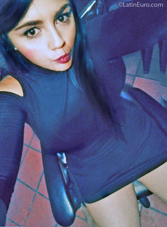Date this lovely Colombia girl Emily from Medellin CO27037