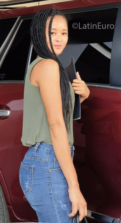 Date this georgeous Guinea girl Chinosa from Malabo GN4