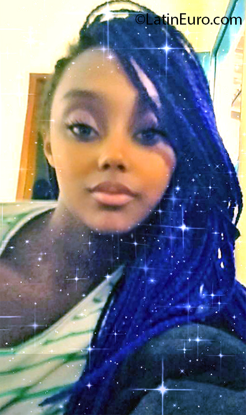 Date this cute Brazil girl Ana from Paracatu BR11098