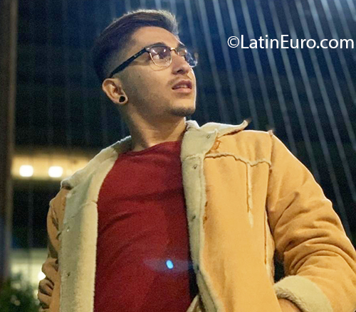 Date this happy Colombia man David from Bogota CO27058