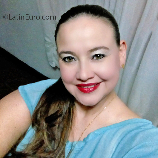 Date this beautiful Colombia girl Ana from Cucuta CO27085
