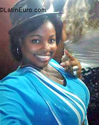Date this foxy Cuba girl Daylin from Havana CU673