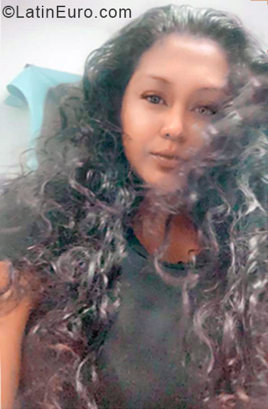 Date this pretty Colombia girl Kelly from Barranquilla CO27122