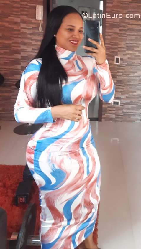 Date this lovely Colombia girl Yicith from Cali CO27144