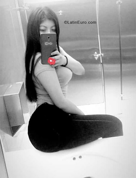 Date this young El Salvador girl Arie from San Salvador SV110