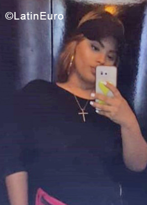 Date this nice looking Dominican Republic girl Geramy from Santiago DO37941