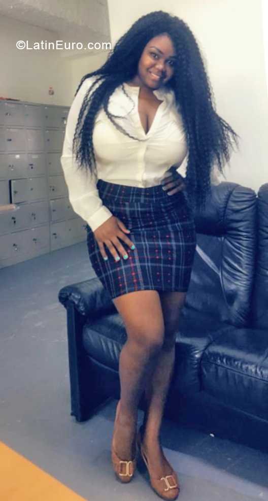 Date this sensual Dominican Republic girl Rafaela from Santo Domingo DO37944