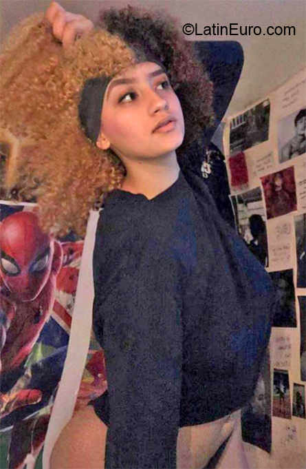 Date this passionate Dominican Republic girl Sara from Santo Domingo DO38014