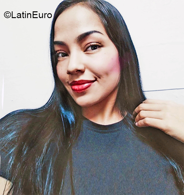 Date this good-looking Colombia girl Joanna from Medellin CO27244