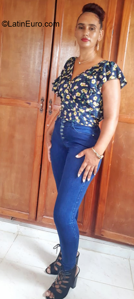 Date this gorgeous Colombia girl Wendy from Santo Domingo CO27273