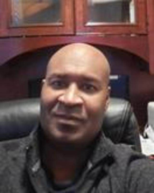 Date this voluptuous Canada man Anthony from London CA835