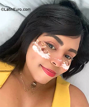 Date this passionate Colombia girl Tatiana from Cartagena CO27306