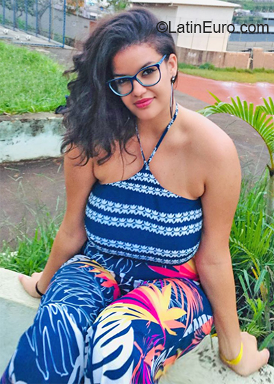 Date this voluptuous Brazil girl Emanuele from Joao Monlevade BR11123