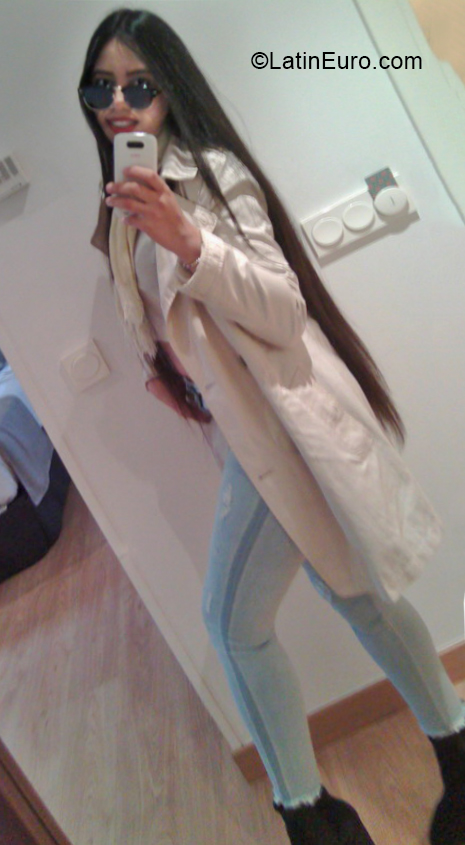 Date this young Venezuela girl Joselin from Caracas VE3195