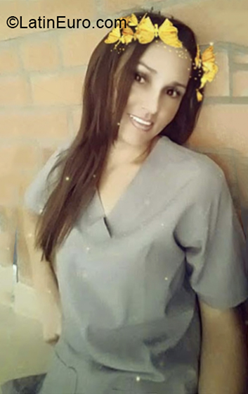 Date this happy Colombia girl Maria from Valledupar CO27334