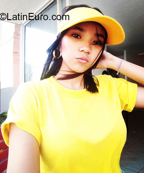 Date this stunning Colombia girl Isa from Barranquilla CO27362