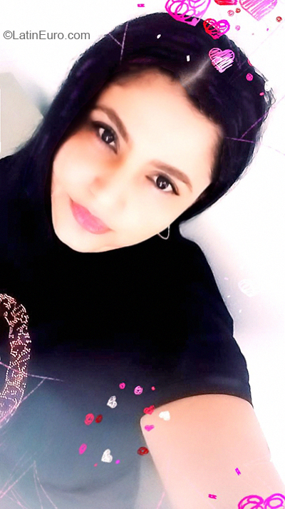 Date this hot Colombia girl Natali from Tulua CO27369