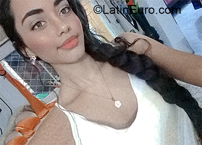 Date this funny Colombia girl Yul from Cartagena CO27394