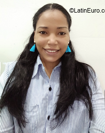 Date this tall Dominican Republic girl Juanita from Santo Domingo DO38229