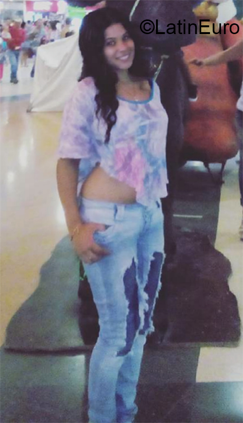 Date this tall Colombia girl Leidy from Barranquilla CO27498