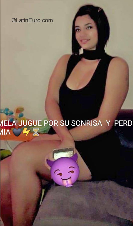 Date this nice looking Spain girl Dahiana from Zaragoza ES502