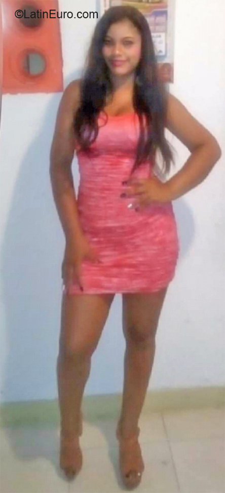Date this sultry Colombia girl Liceth from Cartagena CO27532