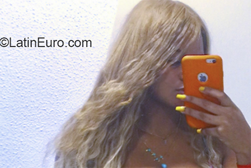 Date this hot Dominican Republic girl Estefeny from Santo Domingo DO38263