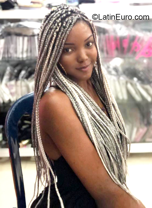 Date this hard body Colombia girl Cateleyia from Cali CO27594