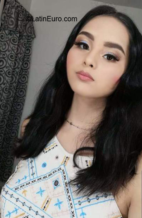 Date this funny Mexico girl Yessenia from San Luis Potosí MX1878