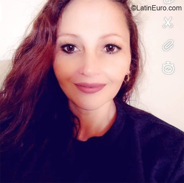 Date this attractive Brazil girl Salwa from Sao Paulo BR11176