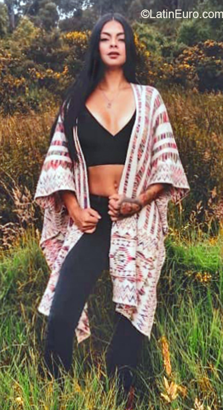 Date this voluptuous Colombia girl Estefania from Bogota CO27645