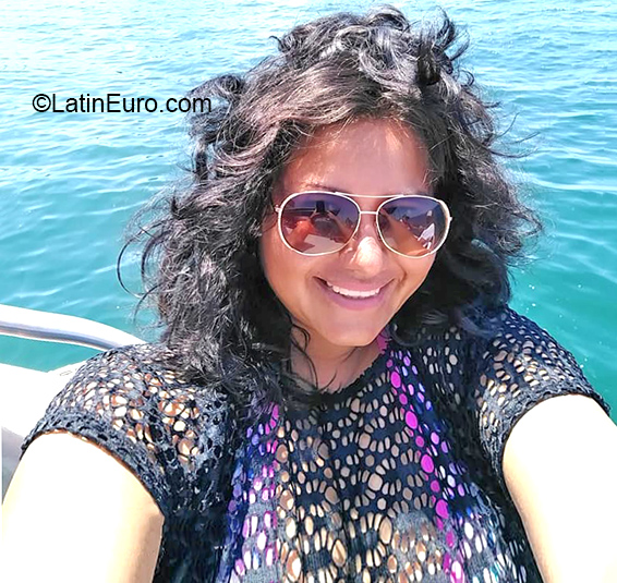 Date this voluptuous Mexico girl Leticia from Monterrey MX1885