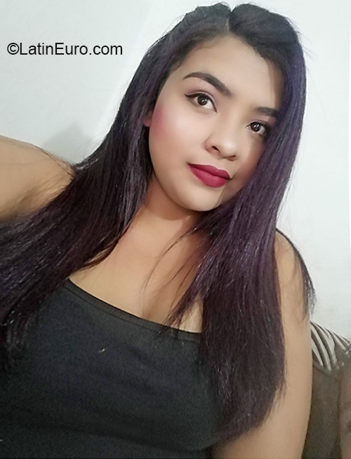 Date this fun Colombia girl Andrea from Medellin CO27652