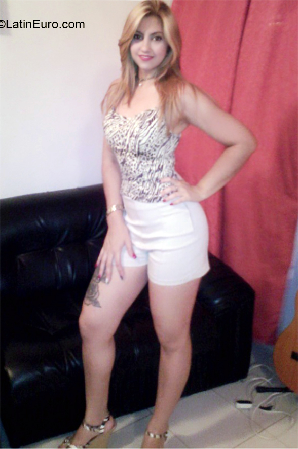 Date this pretty Venezuela girl Veronica from Trujillo VE3274