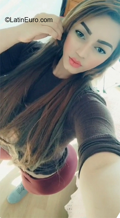 Date this hot Venezuela girl Diana from Valencia VE3275