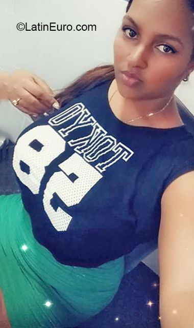 Date this beautiful Dominican Republic girl Melissa from Santo Domingo DO38333