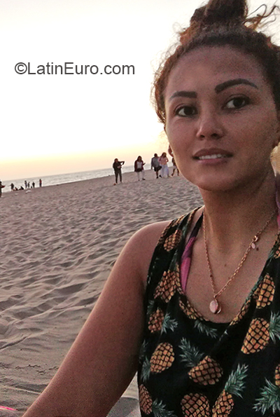 Date this lovely Peru girl Leydi from Lima PE1589