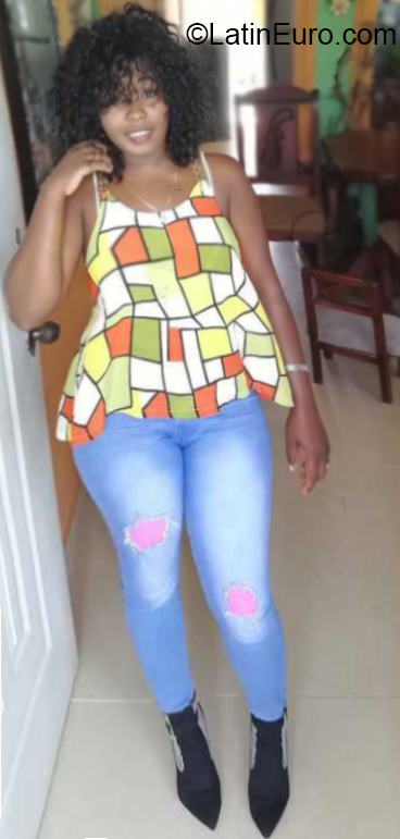 Date this sultry Dominican Republic girl Yuleisy from San Pedro De Macoris DO38371