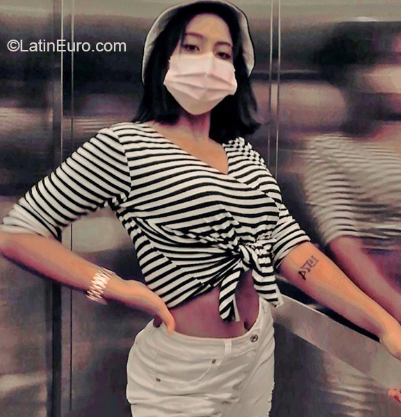 Date this hard body Costa Rica girl Alondra from Heredia CR398