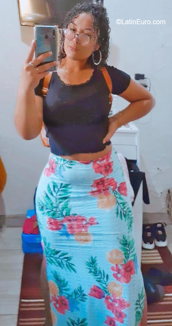 Date this gorgeous Brazil girl Emily from Osorio BR11189