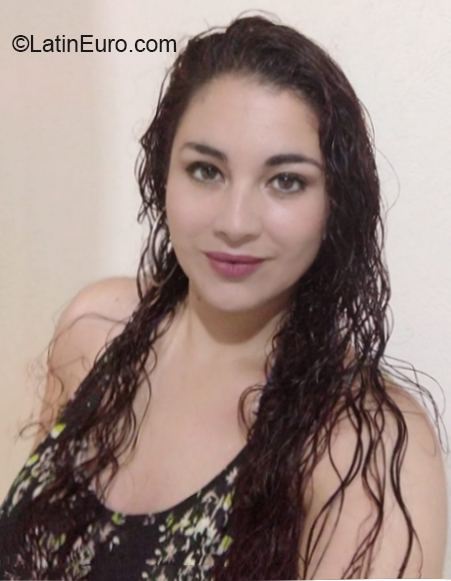 Date this charming Colombia girl Francy from Bogota CO27925