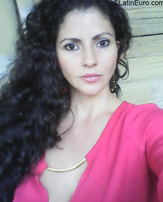 Date this exotic Colombia girl Bianca from Armenia CO27942