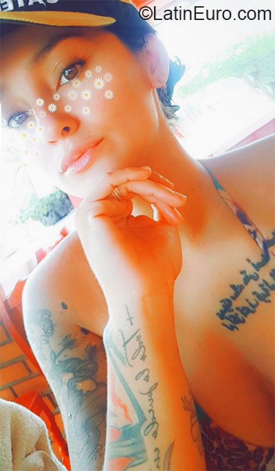 Date this pretty Colombia girl Daniela from Cali CO28022