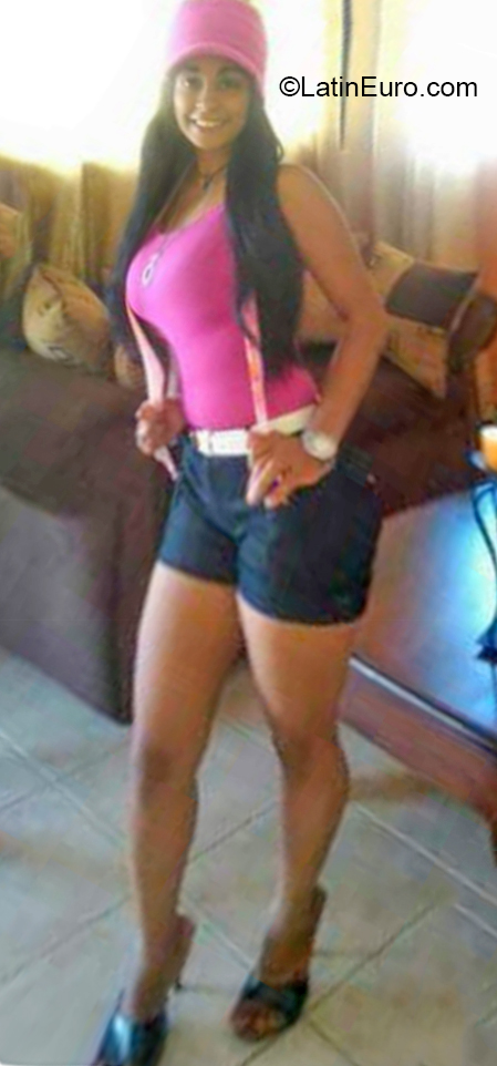 Date this gorgeous Dominican Republic girl Yudelka from Santiago DO38481