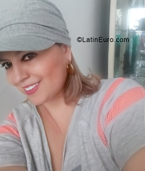 Date this beautiful Colombia girl Monica from Cali CO28068
