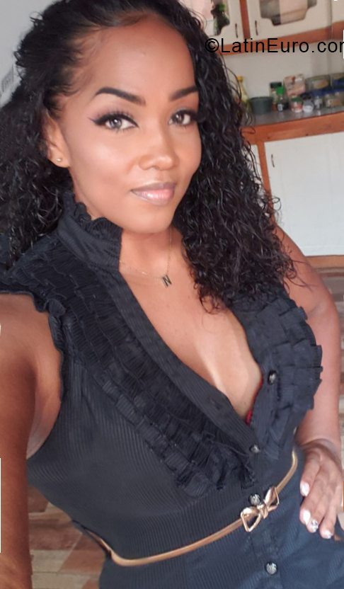 Date this hard body Costa Rica girl Nancy from Limon CR412